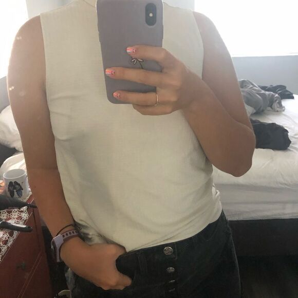 Off White top - Picture 2 of 3